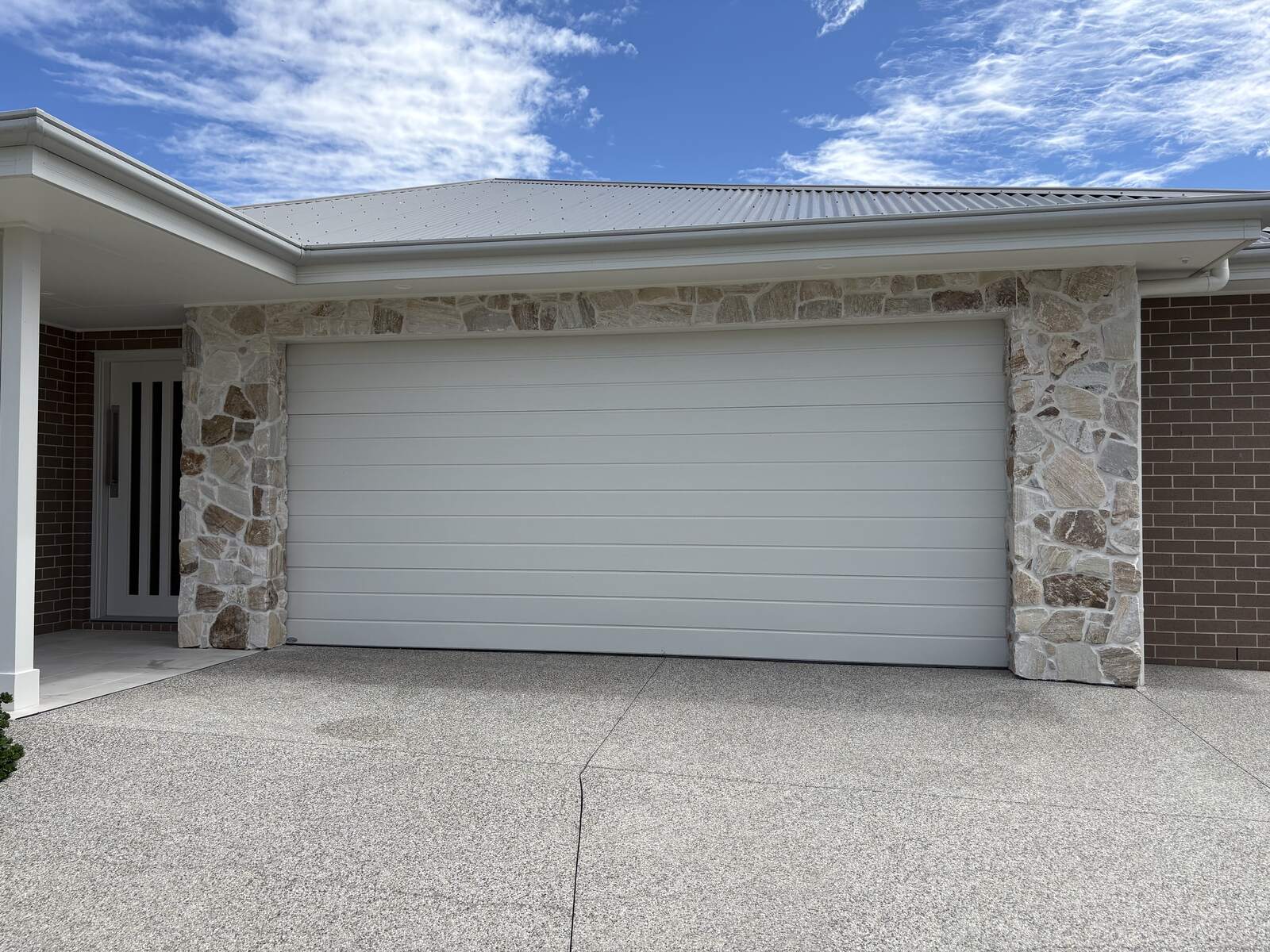 Stone Cladding by Stone Connection